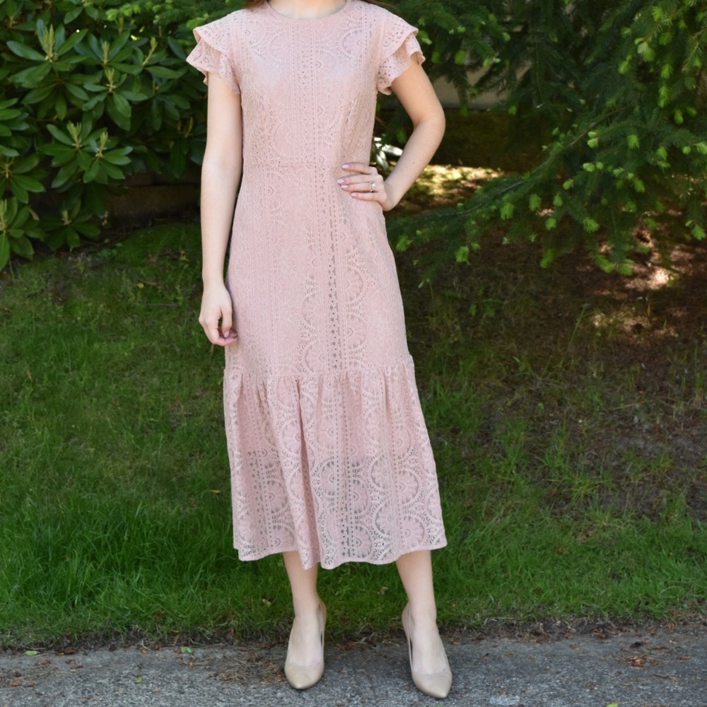 Lace Ruffle Midi Dress in Mauve Color